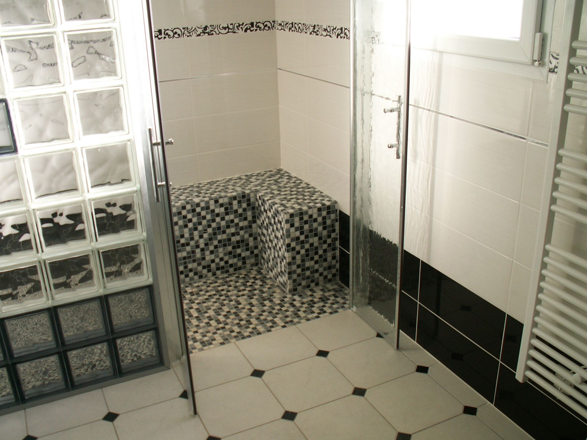 Rénovation de salle de bains à Royan — douche italienne par ACH Construction-Rénovation